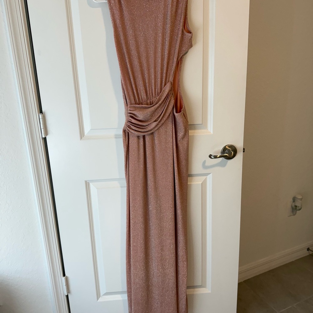 Elegant Pink Sleeveless Gown